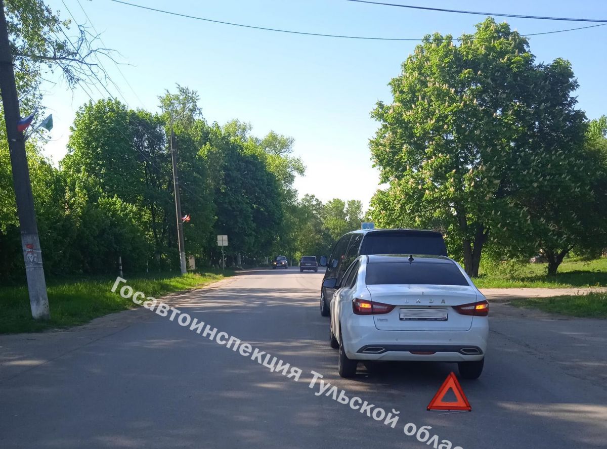 В Богородицке Тульской области мужчина на автомобиле сбил пенсионерку В Богородицке Тульской области мужчина на автомобиле сбил пенсионерку