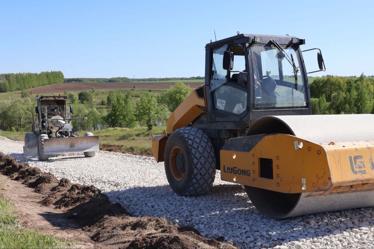 В Тульской области отремонтируют 12 сельских дорог в рамках программы «Наш район» В Тульской области отремонтируют 12 сельских дорог в рамках программы «Наш район»