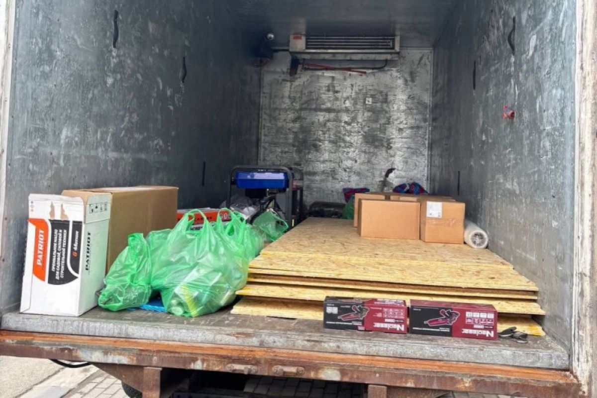 Иван Сычев передал партию дополнительной помощи тульским бойцам Иван Сычев передал партию дополнительной помощи тульским бойцам