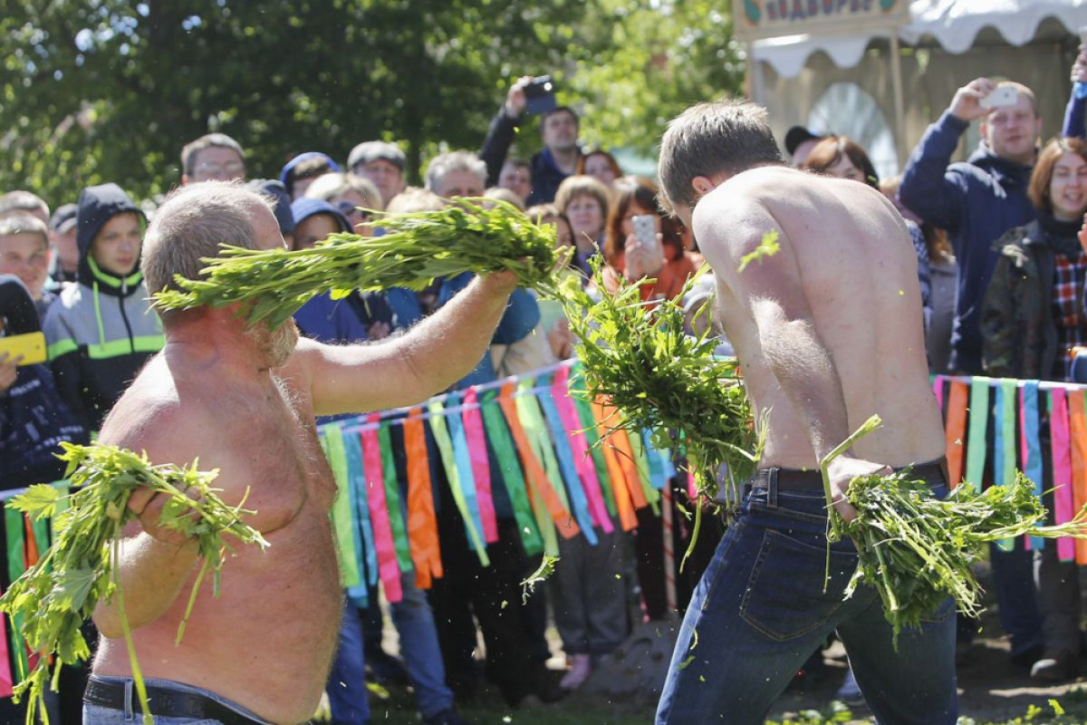 Группа «Калинов мост» станет хедлайнером Фестиваля Крапивы в Тульской области Группа «Калинов мост» станет хедлайнером Фестиваля Крапивы в Тульской области