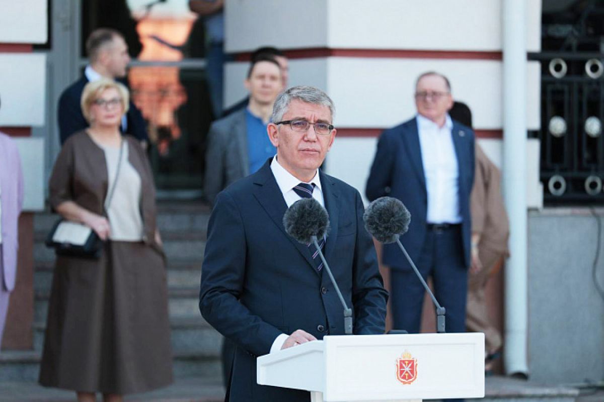 Дмитрий Миляев поздравил тульских суворовцев и кадетов с окончанием учебного года Дмитрий Миляев поздравил тульских суворовцев и кадетов с окончанием учебного года