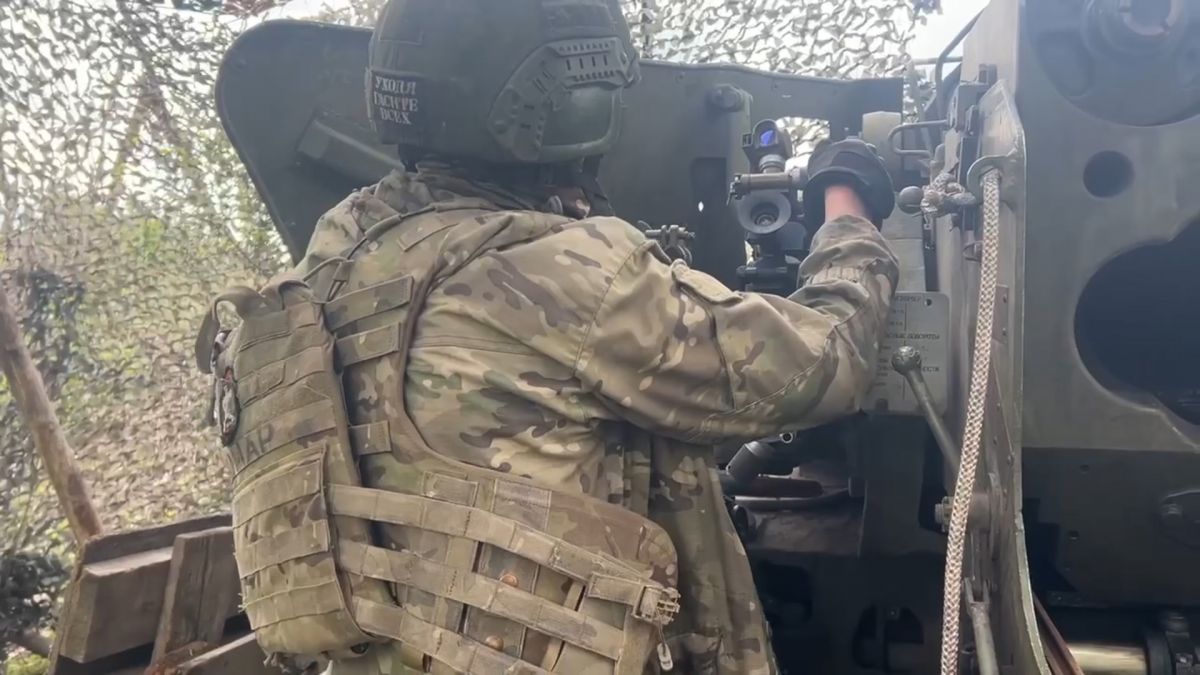 Тульские десантники уничтожили замаскированное орудие противника в курском приграничье Тульские десантники уничтожили замаскированное орудие противника в курском приграничье