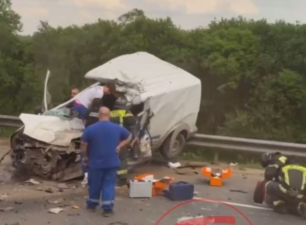 Стали известны подробности аварии с участием трех транспортных средств под Тулой Стали известны подробности аварии с участием трех транспортных средств под Тулой