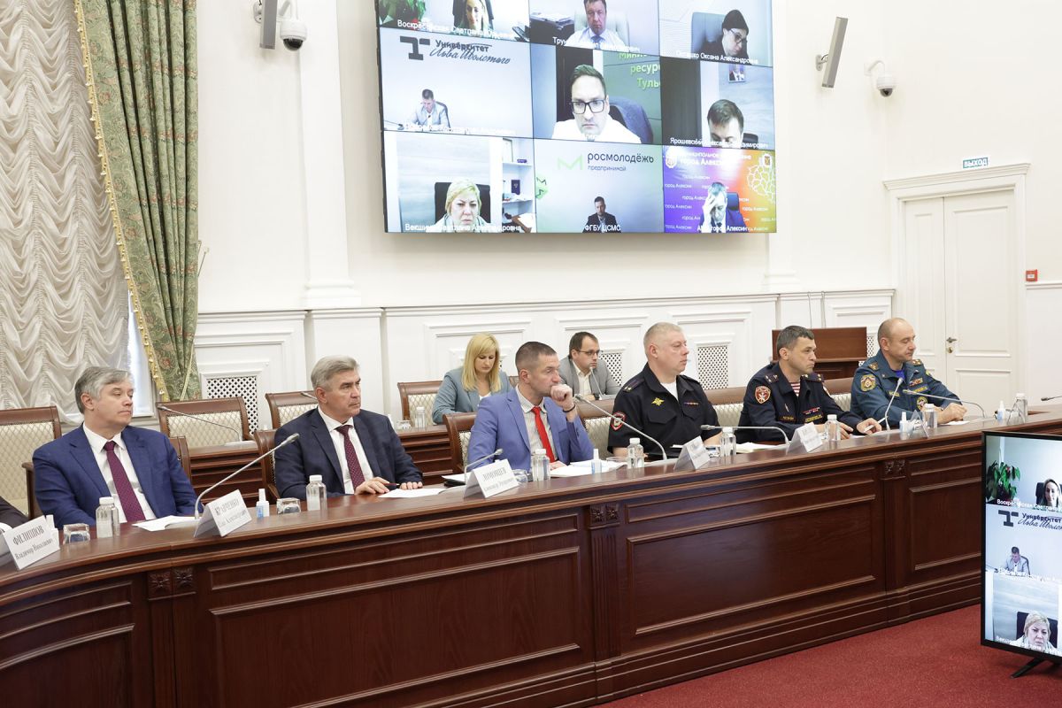 Дмитрий Миляев проверил готовность к форуму «Инженеры будущего» Дмитрий Миляев проверил готовность к форуму «Инженеры будущего»