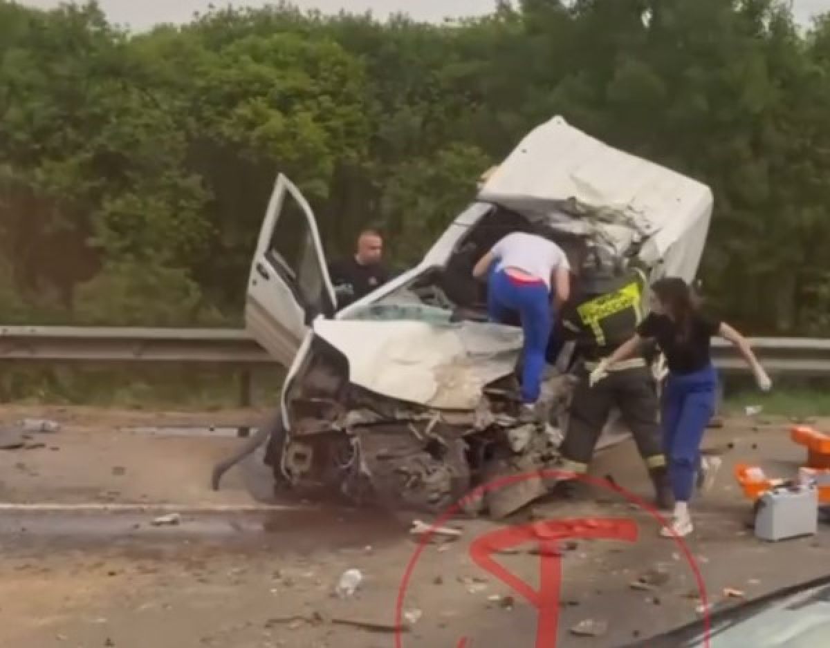 В Тульской области на трассе М-2 «Крым» произошла серьезная авария В Тульской области на трассе М-2 «Крым» произошла серьезная авария