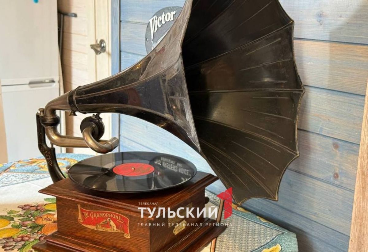Житель Тулы довел до идеала старый немецкий граммофон Житель Тулы довел до идеала старый немецкий граммофон