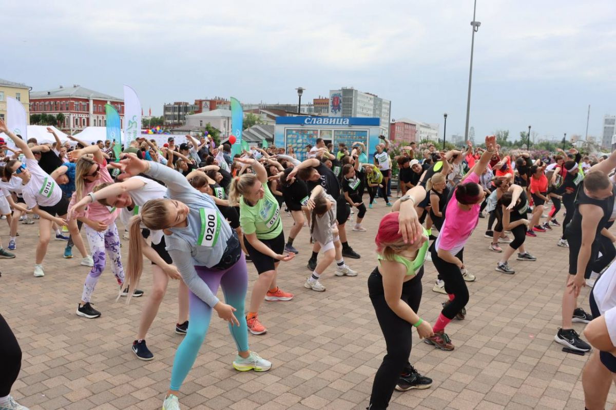 В Туле 1400 любителей спорта вышли на старт благотворительного забега В Туле 1400 любителей спорта вышли на старт благотворительного забега