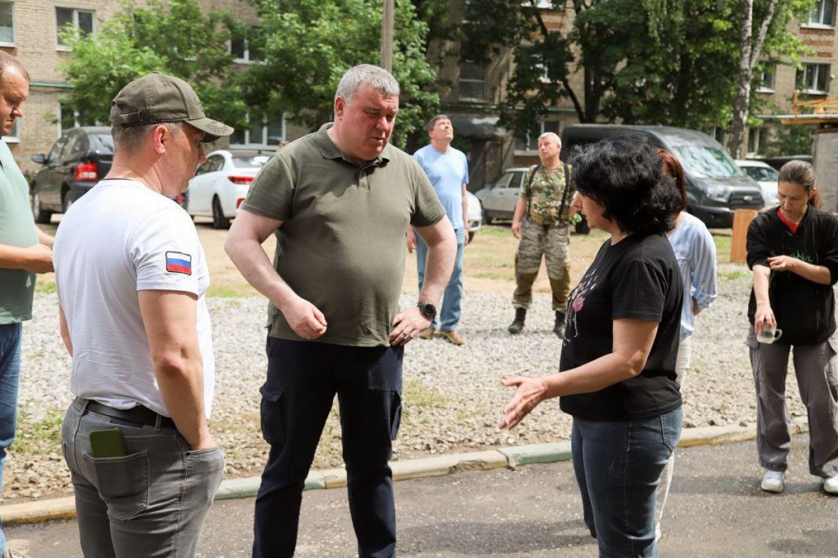 Илья Беспалов: «Восстановительные работы в домах, поврежденных беспилотниками в Туле, - на контроле» Илья Беспалов: «Восстановительные работы в домах, поврежденных беспилотниками в Туле, - на контроле»