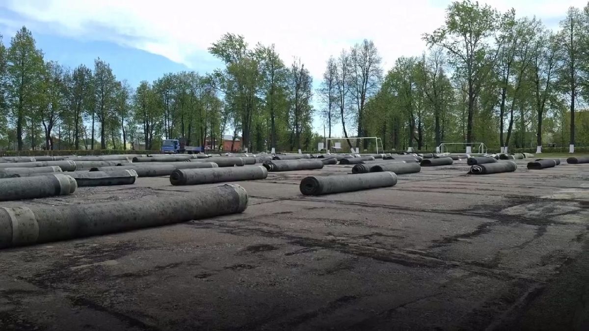 В Кимовском районе ремонтируют футбольное поле В Кимовском районе ремонтируют футбольное поле