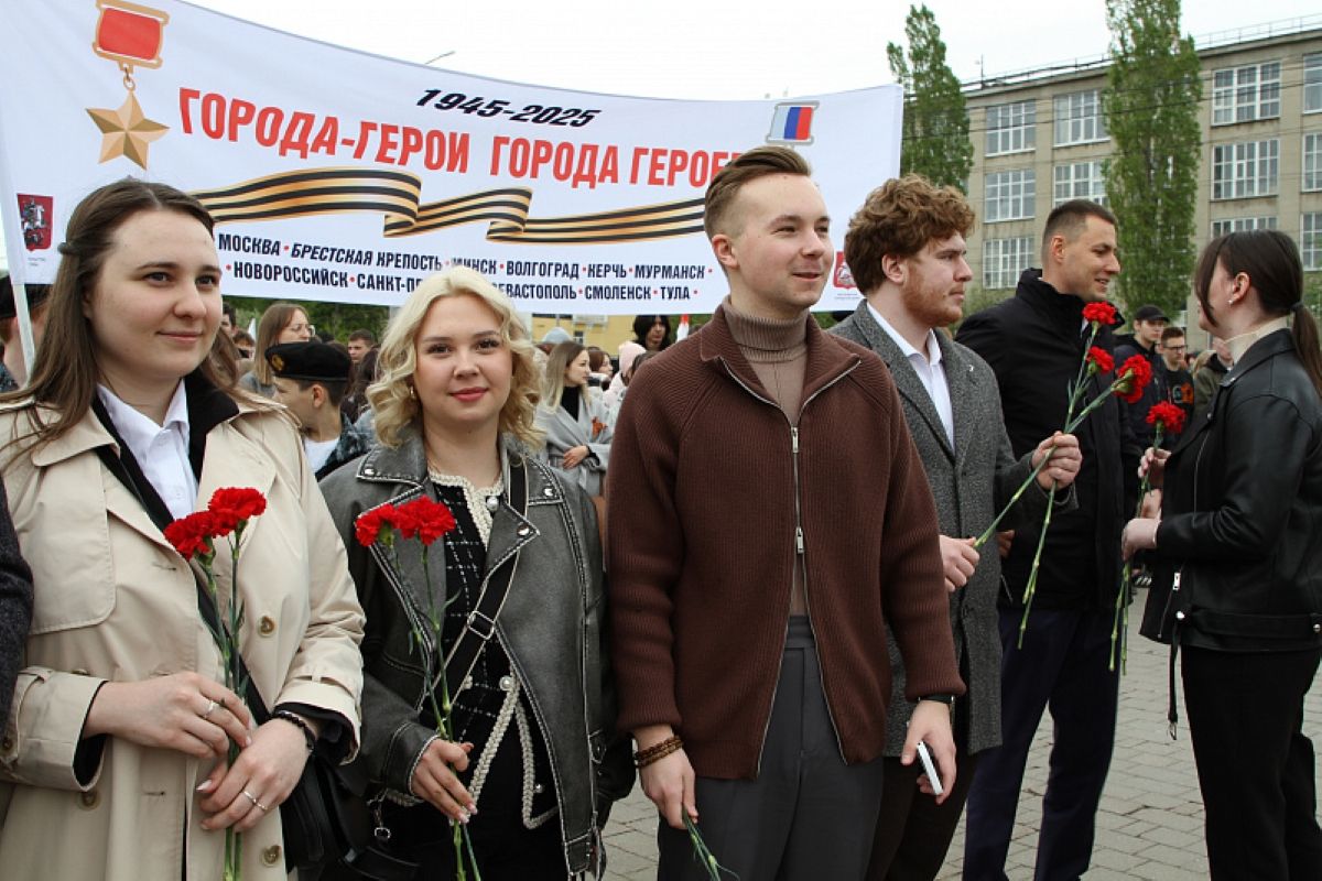 Делегация Тульской области приняла участие в акции «Города-герои — города героев» Делегация Тульской области приняла участие в акции «Города-герои — города героев»