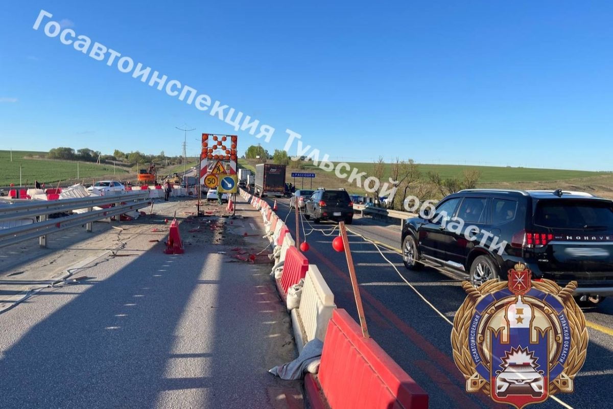 В Тульской области автолюбитель не заметил бетонное ограждение В Тульской области автолюбитель не заметил бетонное ограждение