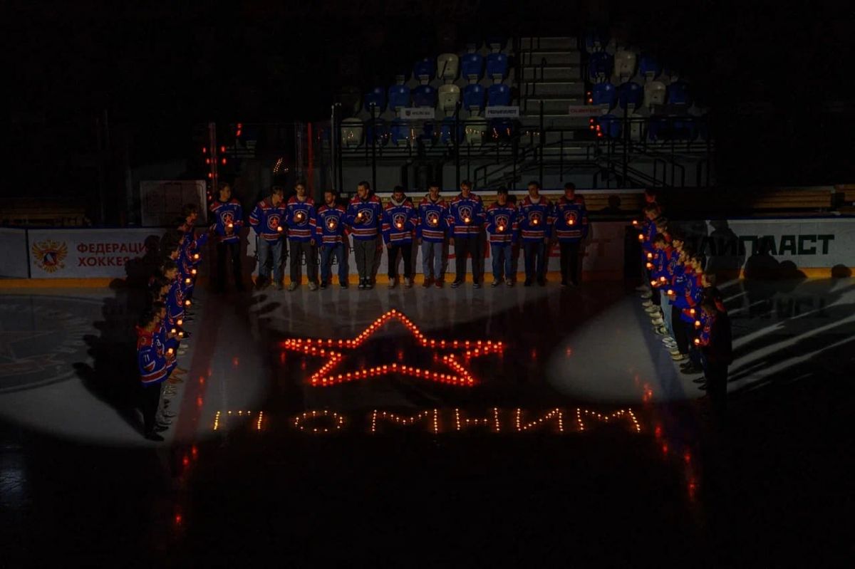 Тульские хоккеисты зажгли свечи в память о героях Великой Отечественной войны Тульские хоккеисты зажгли свечи в память о героях Великой Отечественной войны