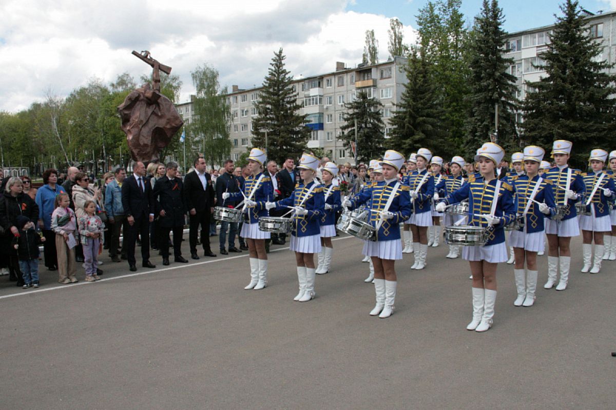 Память героев увековечили в городе Узловая Тульской области Память героев увековечили в городе Узловая Тульской области