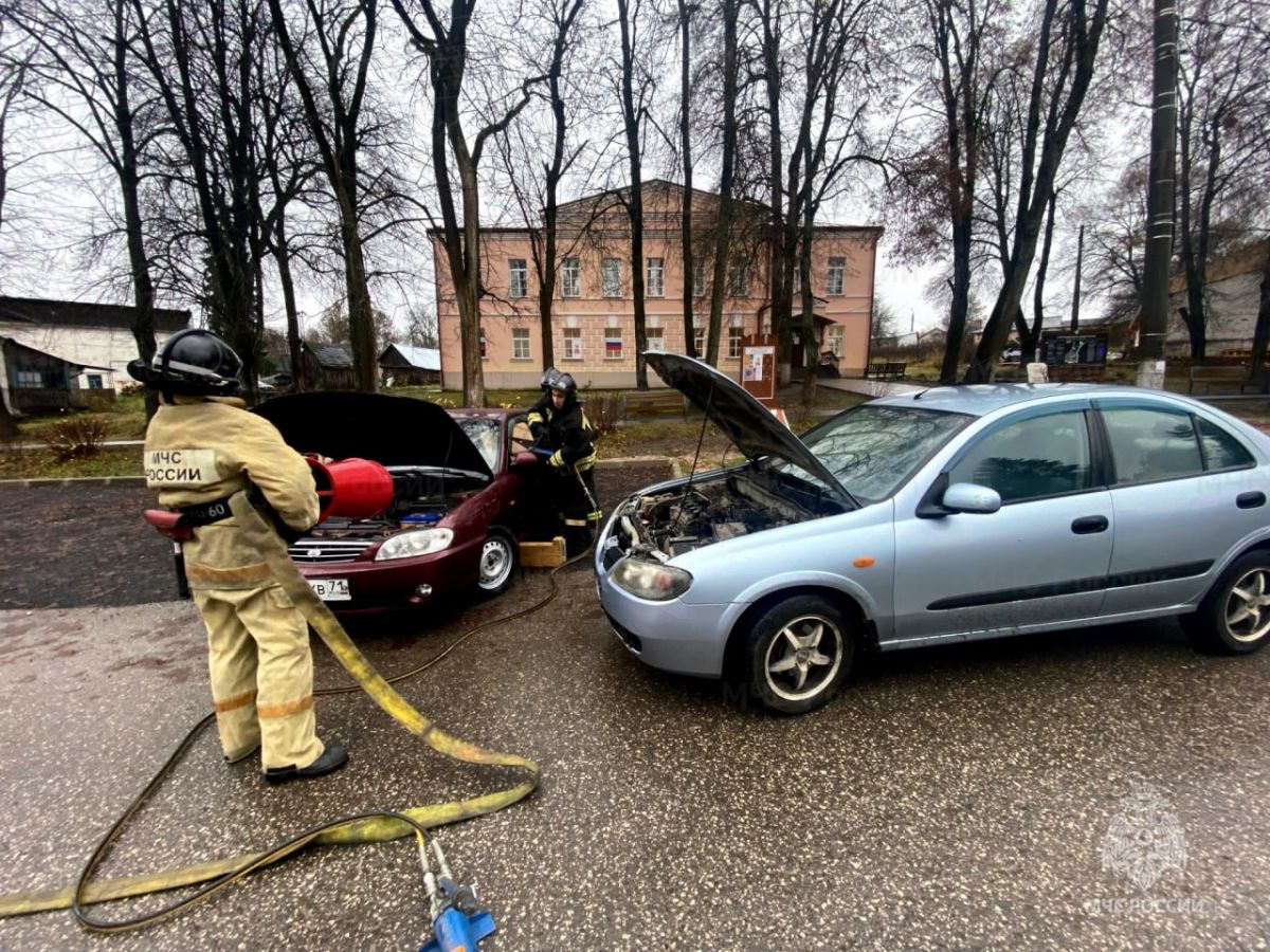 В Чекалине спасатели ликвидировали последствия условного ДТП с двумя легковыми автомобилями В Чекалине спасатели ликвидировали последствия условного ДТП с двумя легковыми автомобилями