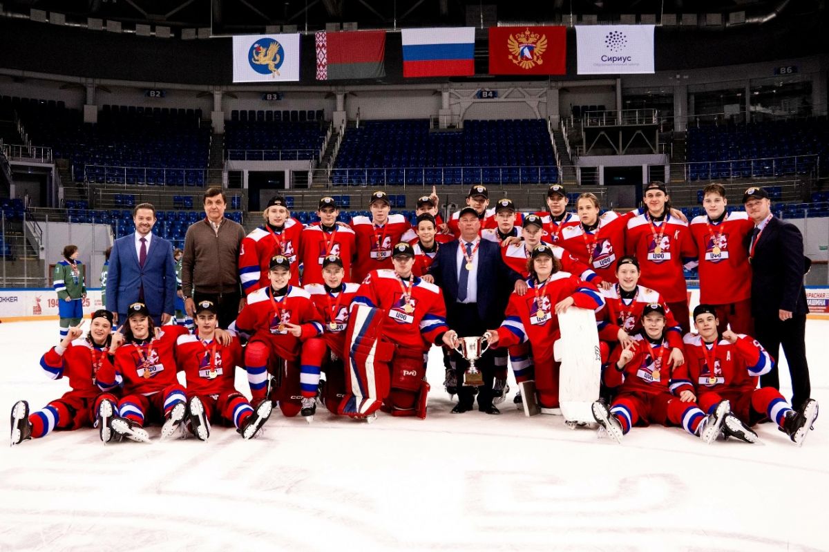 Главный тренер и игроки тульской «Академии Михайлова» 2011 года рождения победили на турнире в Сочи