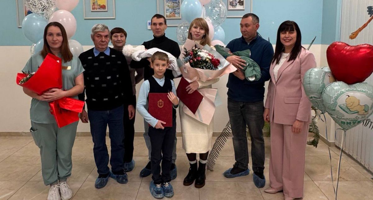 Знак «Родившемуся на Тульской земле» вручили мамам 32 младенцев