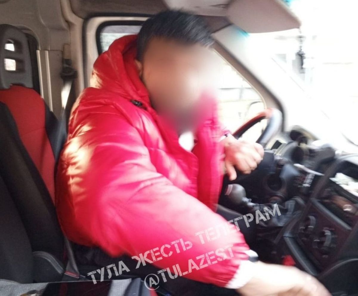 Туляки пожаловались на агрессивного водителя маршрутки Туляки пожаловались на агрессивного водителя маршрутки