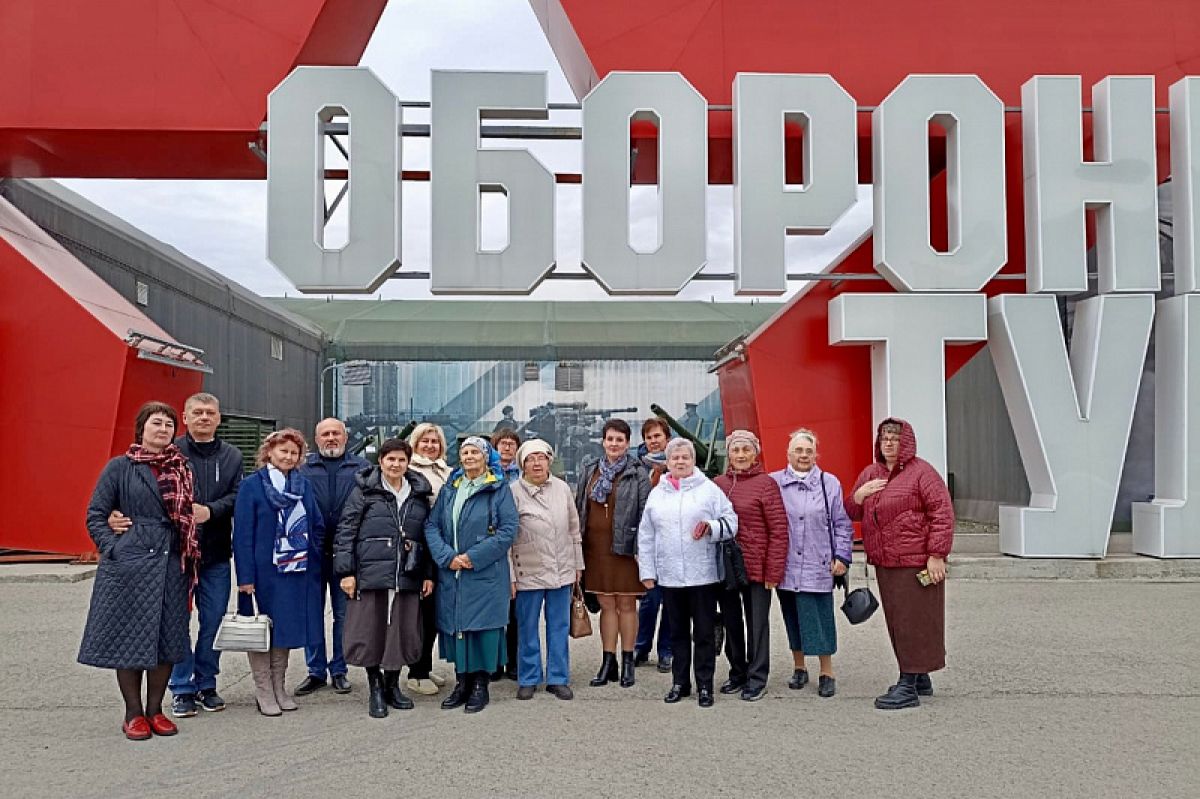 Дмитрий Афоничев организовал экскурсию для волонтеров СВО Дмитрий Афоничев организовал экскурсию для волонтеров СВО