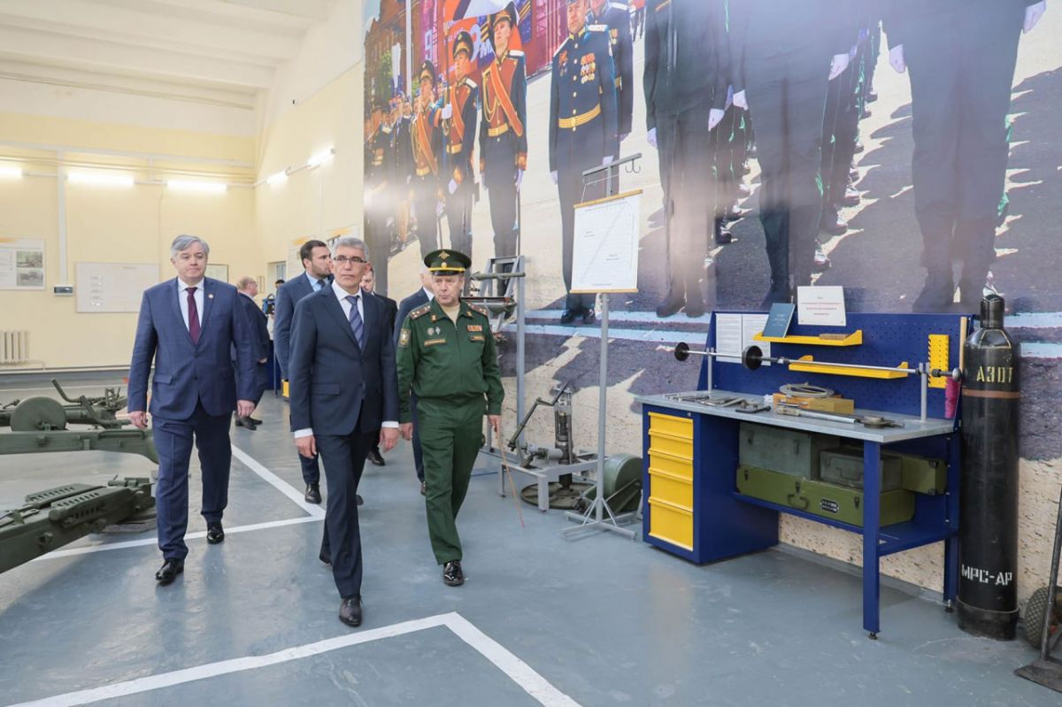 Глава региона ознакомился с деятельностью Военного учебного центра ТулГУ Глава региона ознакомился с деятельностью Военного учебного центра ТулГУ