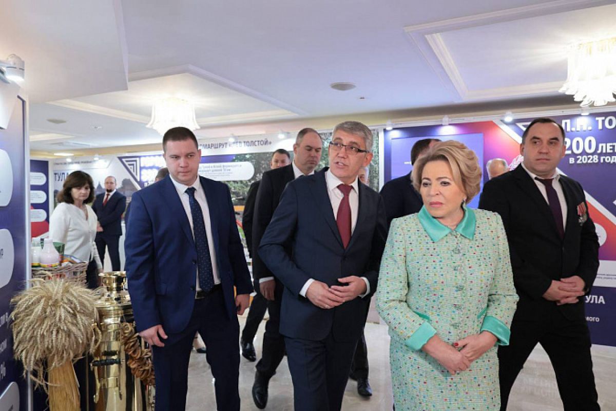 Стенд Тульской области в Совфеде осмотрели Валентина Матвиенко и Дмитрий Миляев Стенд Тульской области в Совфеде осмотрели Валентина Матвиенко и Дмитрий Миляев