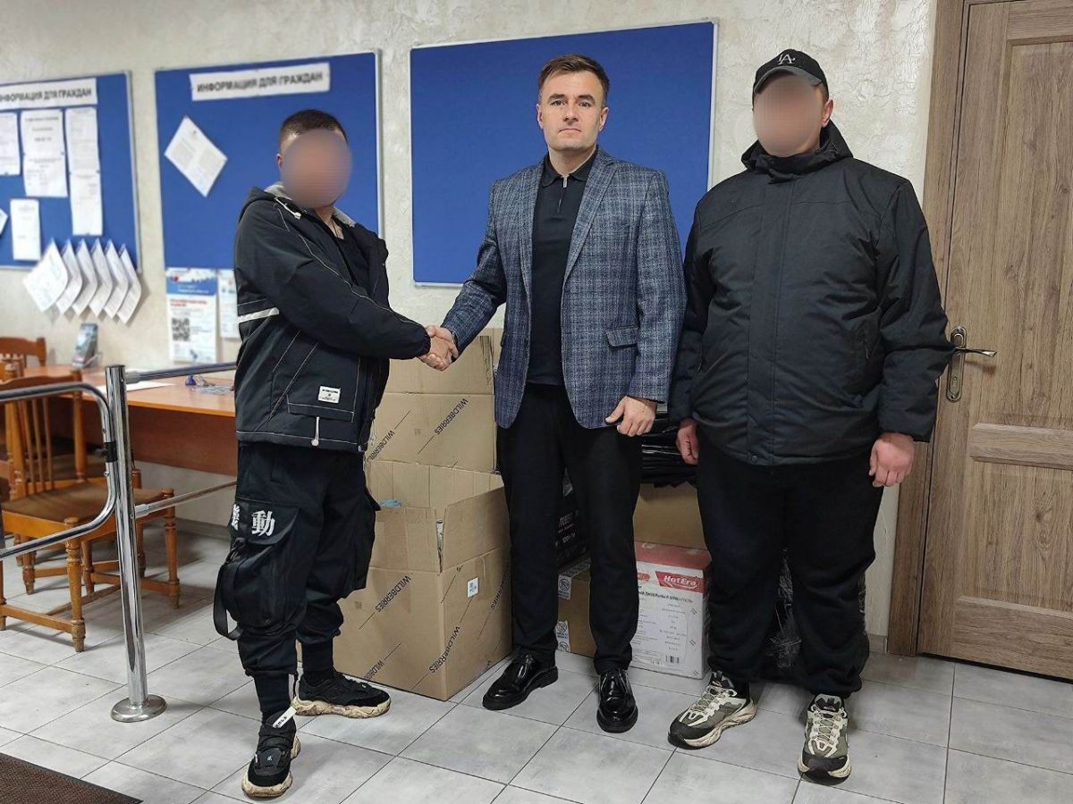 Глава Богородицкой администрации передал бойцам гуманитарную помощь Глава Богородицкой администрации передал бойцам гуманитарную помощь