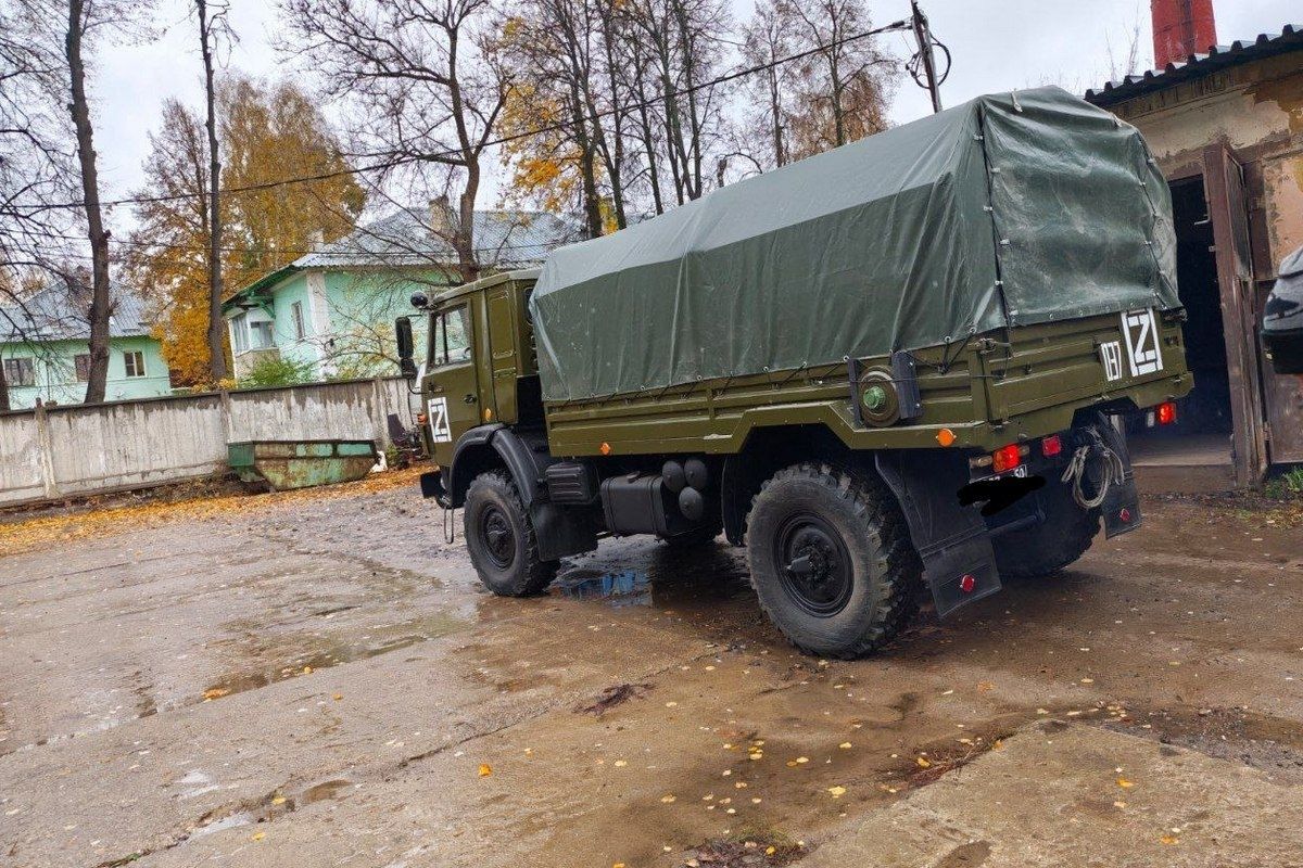 Киреевские волонтеры поставили на колеса КамАЗ для бойцов СВО Киреевские волонтеры поставили на колеса КамАЗ для бойцов СВО