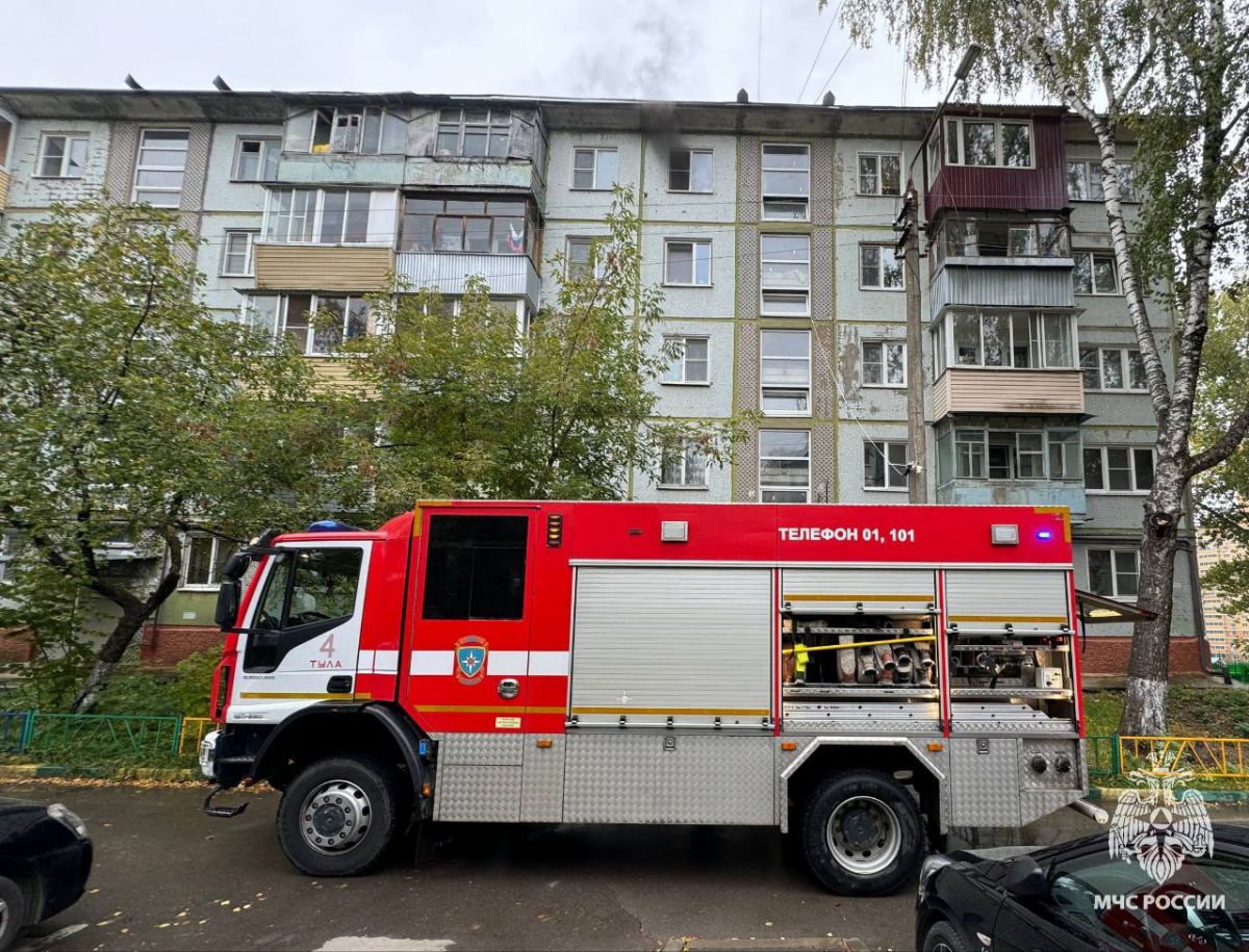 В Туле огнеборцы потушили пожар в одной из квартир В Туле огнеборцы потушили пожар в одной из квартир