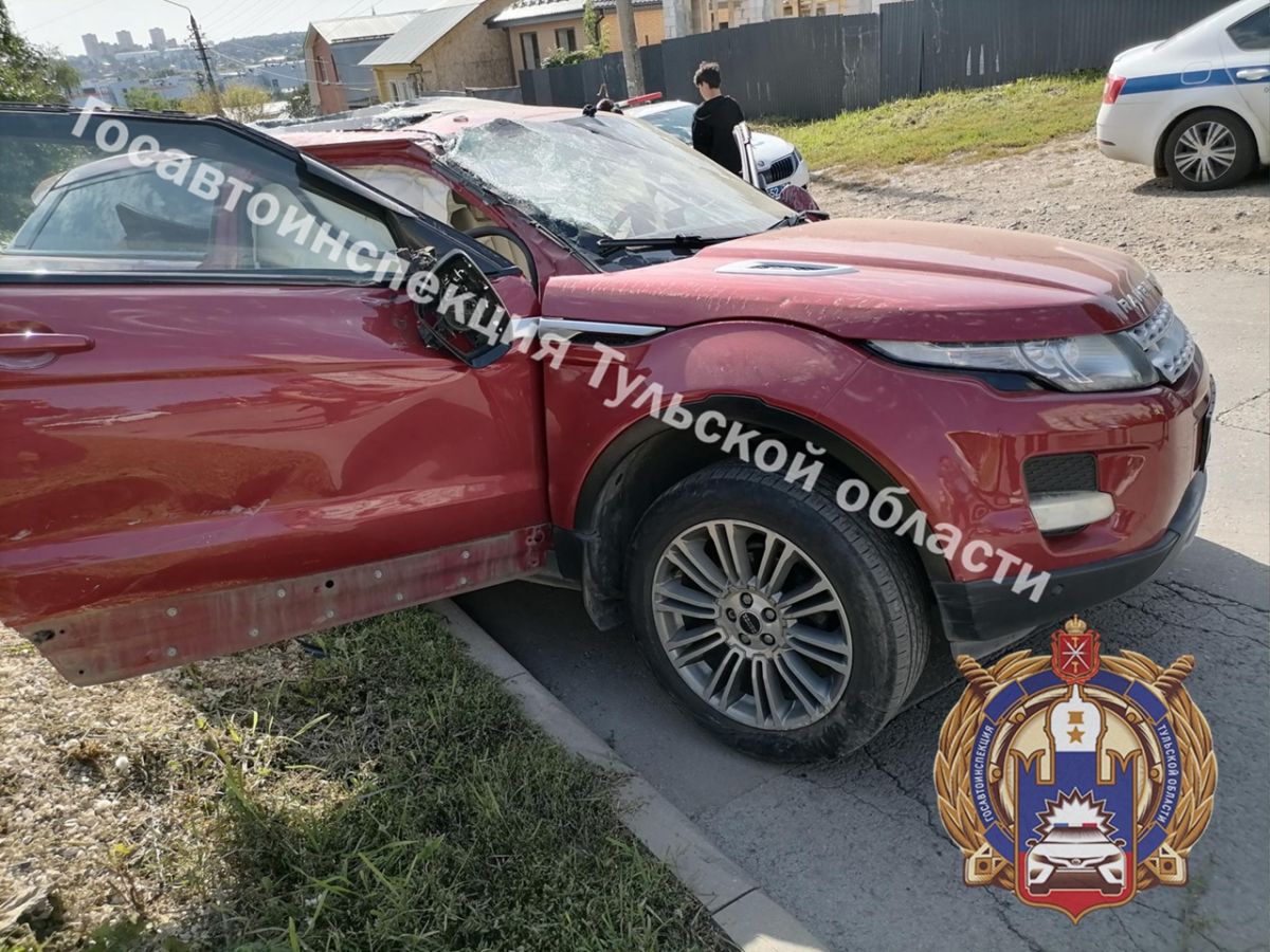 В Туле автоледи не смогла уберечь себя и своего пассажира от ДТП В Туле автоледи не смогла уберечь себя и своего пассажира от ДТП