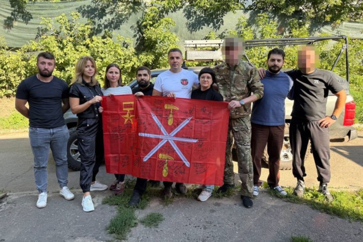 Алексей Эрк и Анастасия Дементьева доставили очередную партию дополнительной помощи военнослужащим в Курскую область Алексей Эрк и Анастасия Дементьева доставили очередную партию дополнительной помощи военнослужащим в Курскую область