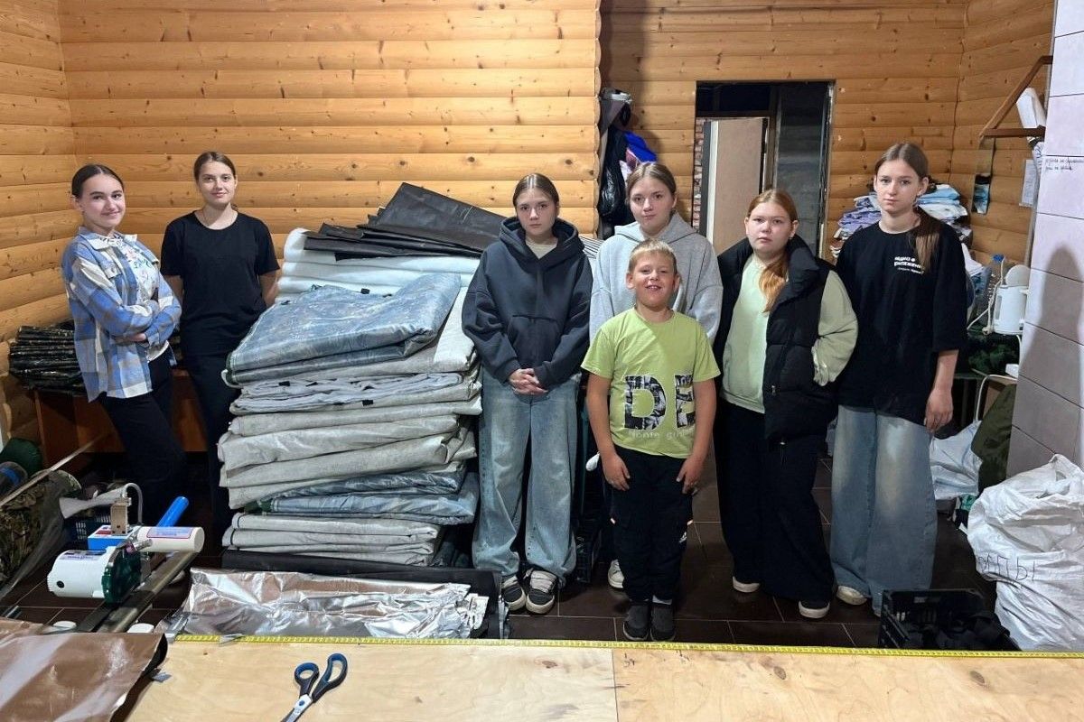 Юные волонтёры помогают бойцам СВО Юные волонтёры помогают бойцам СВО