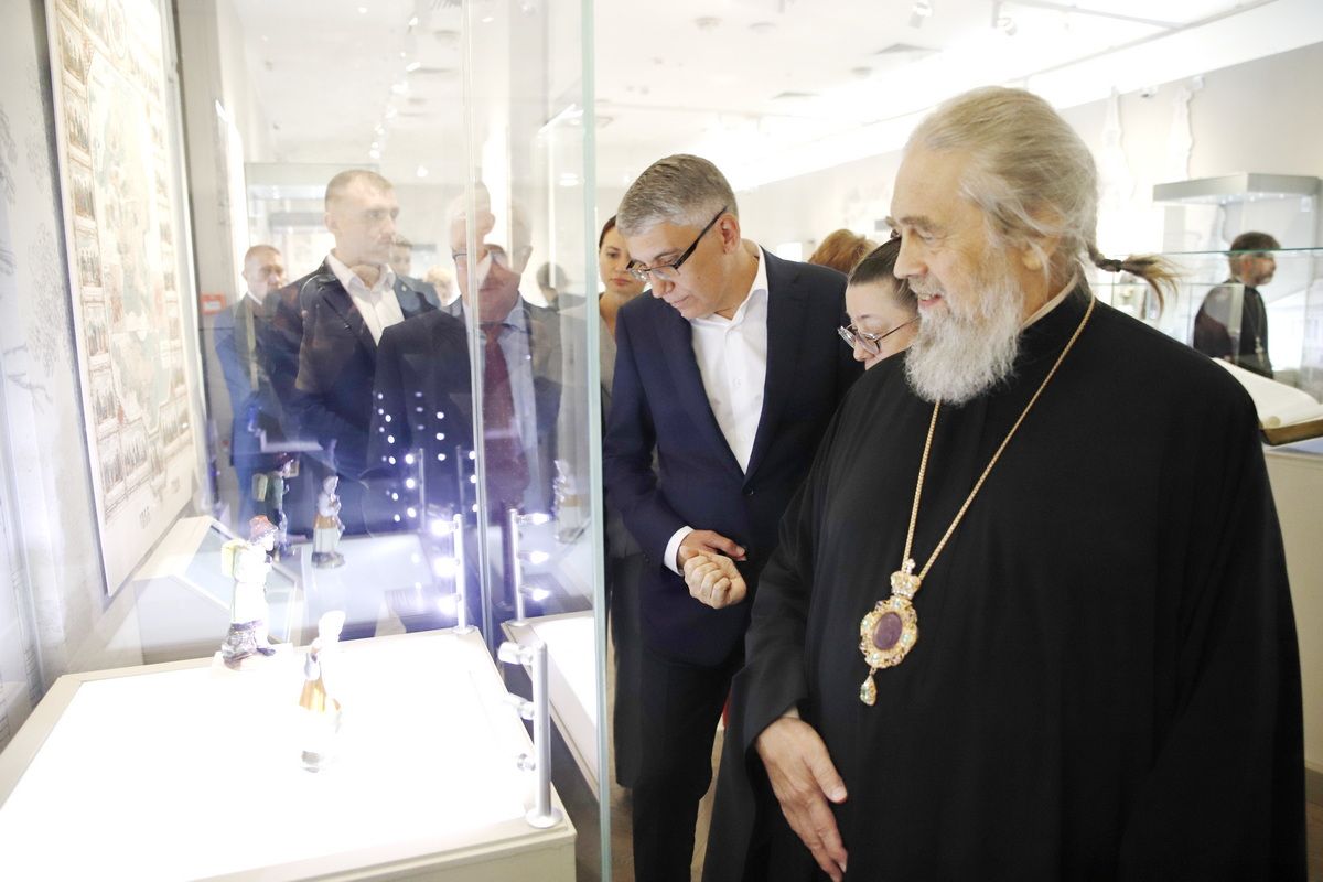 В Туле открылась выставка фарфоровой скульптуры «Народы России» В Туле открылась выставка фарфоровой скульптуры «Народы России»