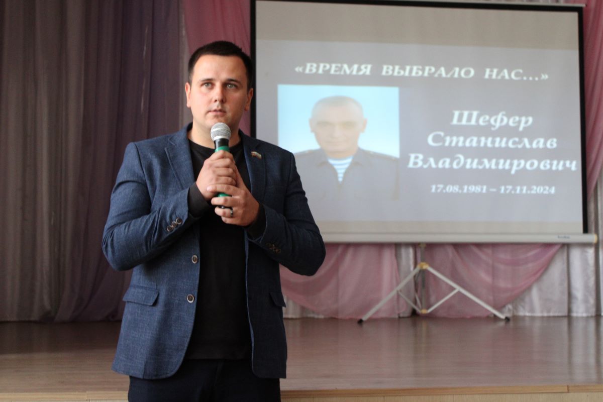 Депутат из Новомосковска: «Мы уверены: победа точно будет за нами» Депутат из Новомосковска: «Мы уверены: победа точно будет за нами»