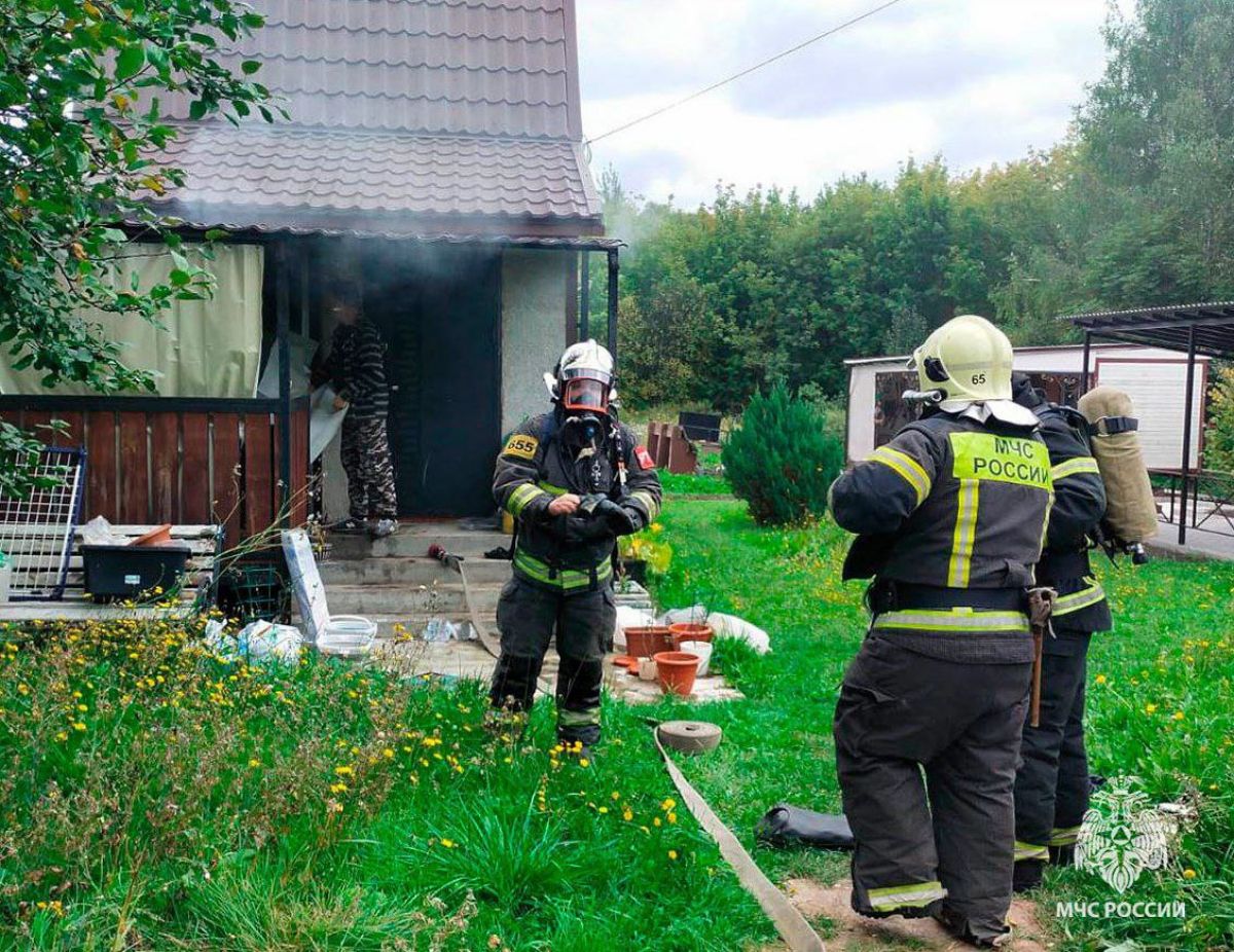 В Тульской области за сутки горели трактор и гараж В Тульской области за сутки горели трактор и гараж