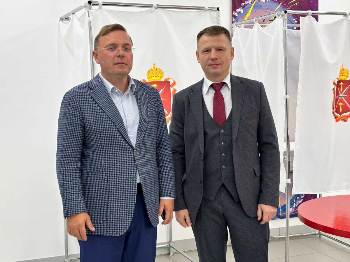 Председатель тульского облизбиркома и омбудсмен проверили ход голосования курян Председатель тульского облизбиркома и омбудсмен проверили ход голосования курян