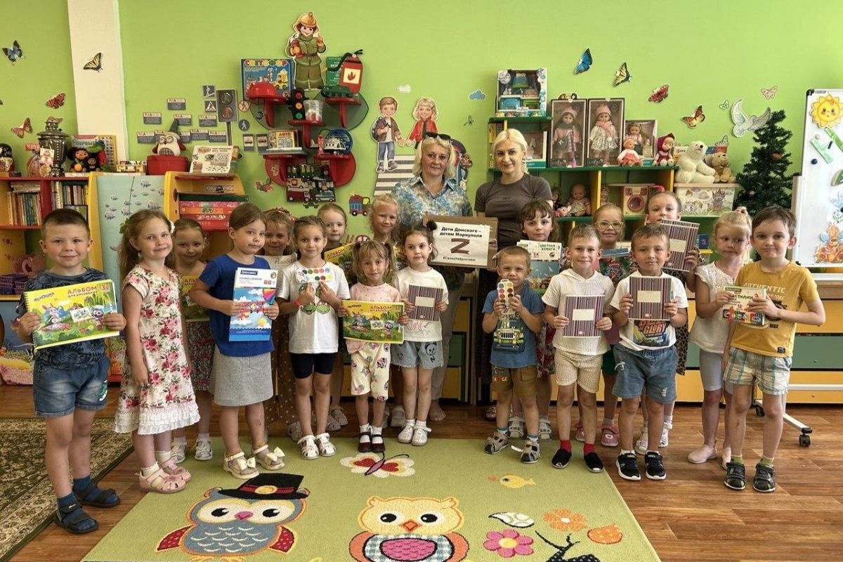 Детсадовцы из Тульской области отправили подарки школьникам из Мариуполя Детсадовцы из Тульской области отправили подарки школьникам из Мариуполя