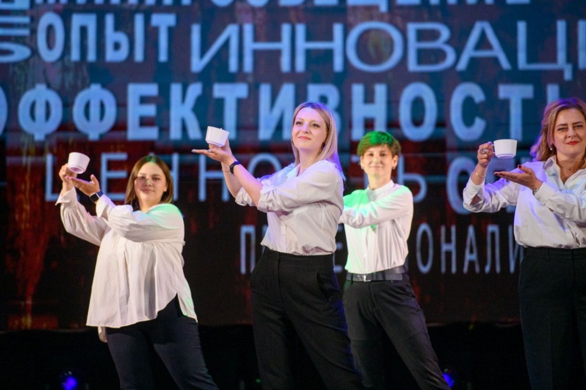 Кольцо в виде гвоздя, горячие звонки на телефон и хип-хоп для бабушек: тульские кавээнщики поделились забавными офисными историями