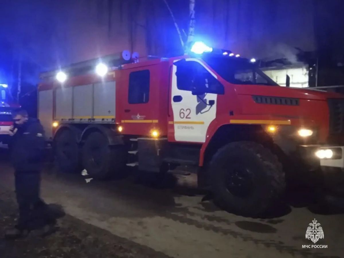 За сутки в Тульской области потушили пожар в частном доме и ликвидировали последствия трёх ДТП За сутки в Тульской области потушили пожар в частном доме и ликвидировали последствия трёх ДТП