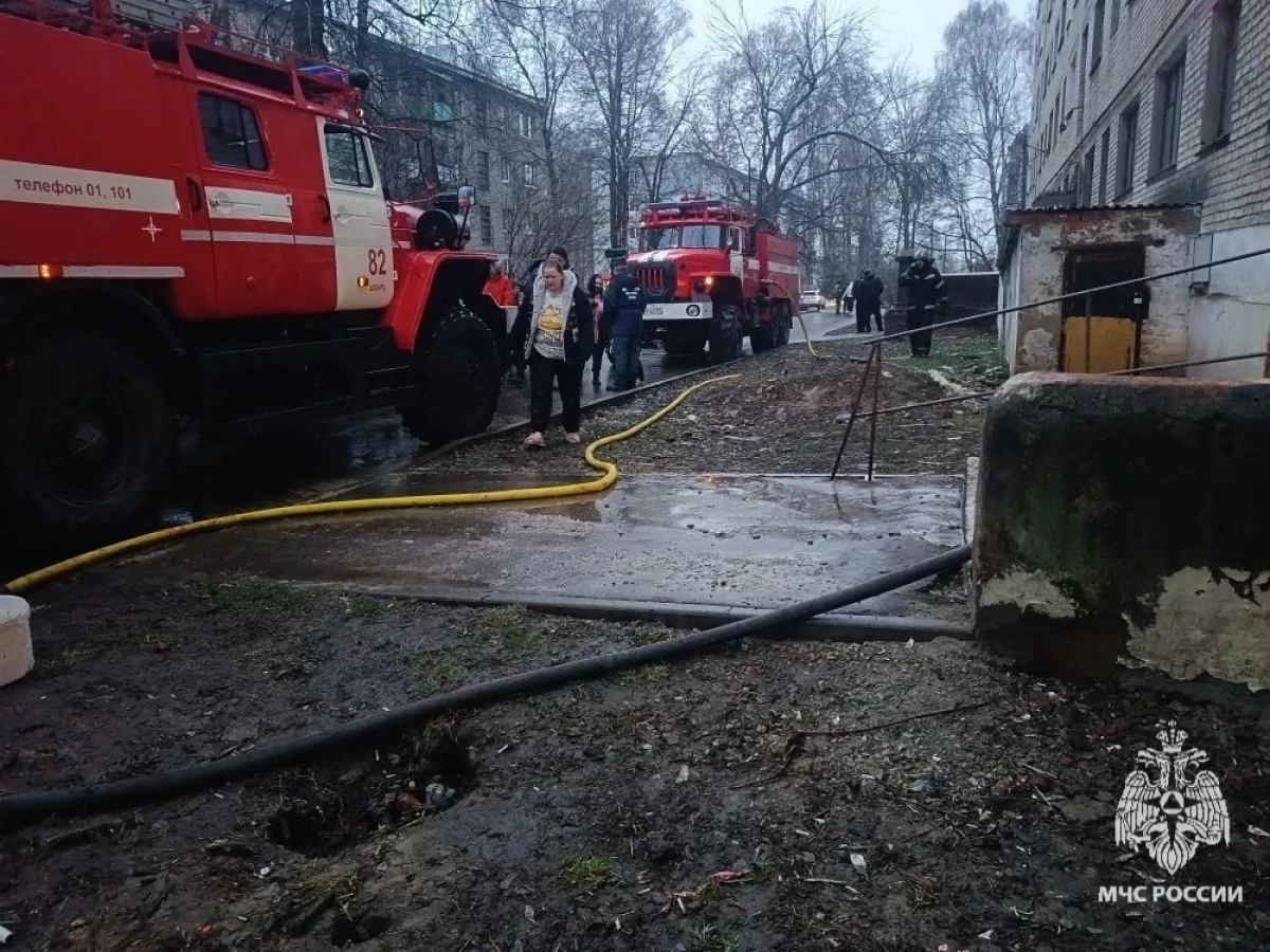 В Тульской области за сутки горели заброшка, квартира и грузовичок В Тульской области за сутки горели заброшка, квартира и грузовичок