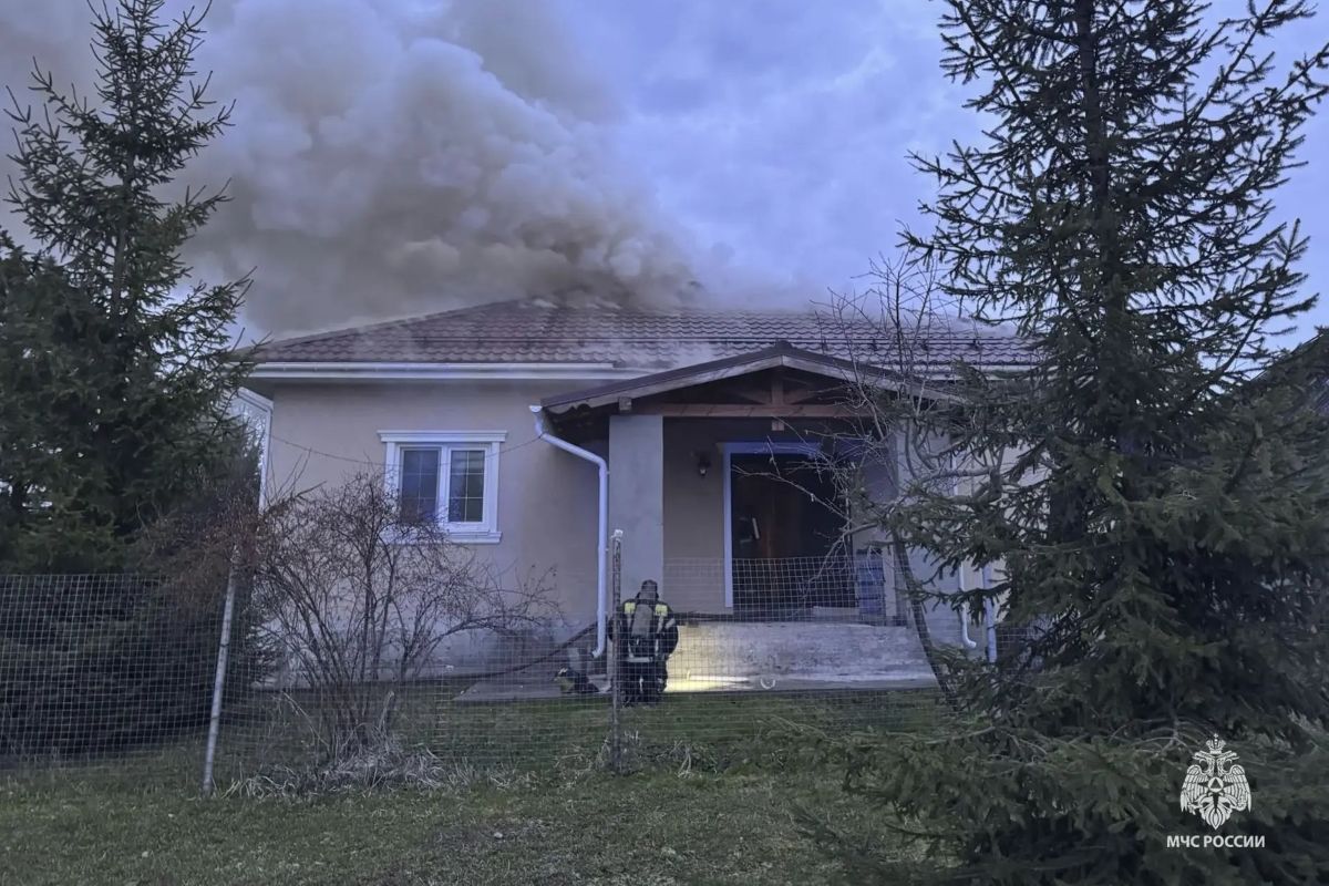 Шесть пожаров потушили тульские спасатели накануне