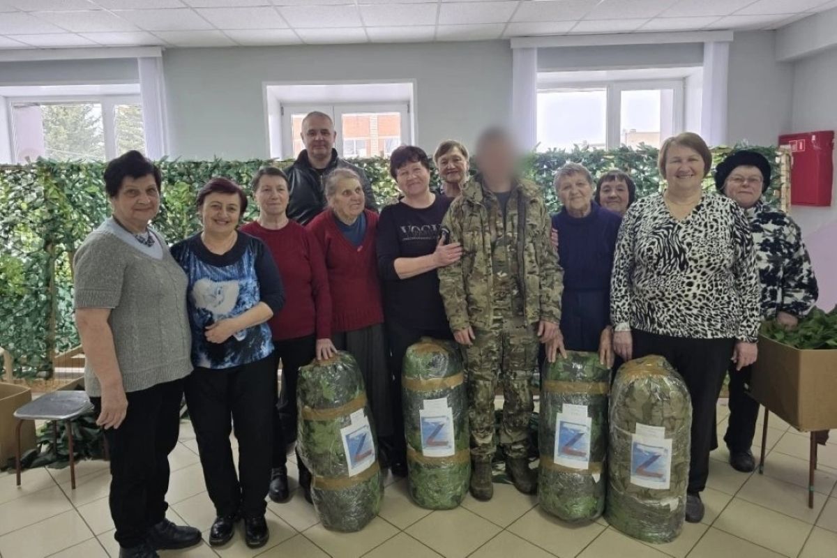 Активистки женсовета провели встречу с бойцом спецоперации