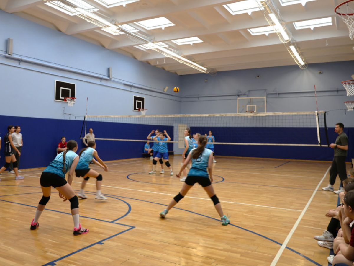 Тульские школьницы выяснят, кто лучше играет в волейбол Тульские школьницы выяснят, кто лучше играет в волейбол