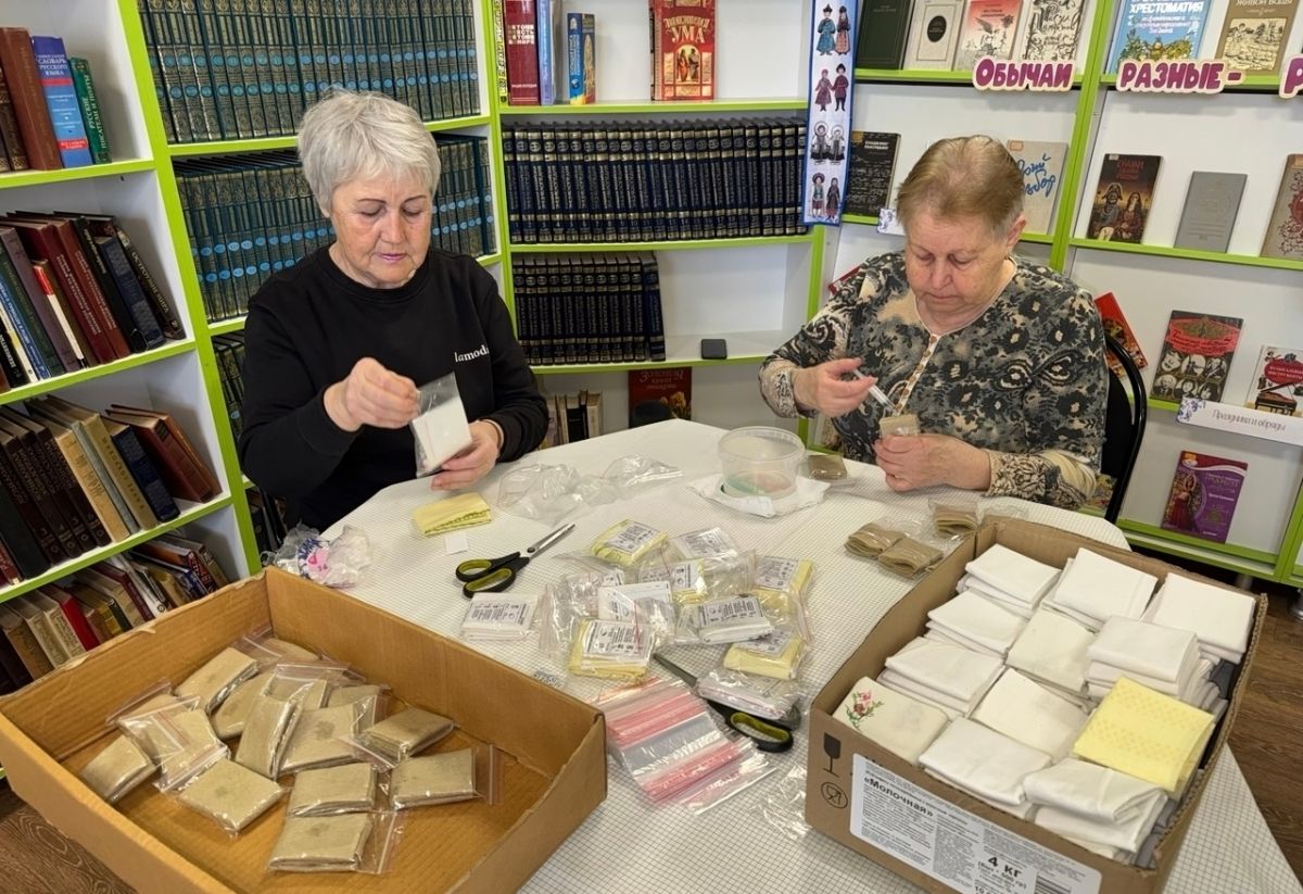 Активистки Союза женщин по всей области помогают военным в зоне СВО