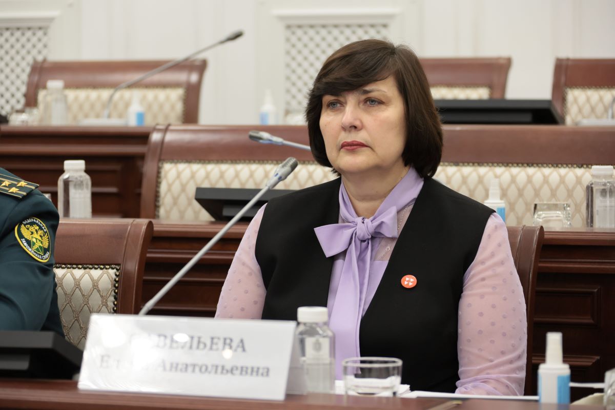 Елена Савельева рассказала Дмитрию Миляеву о кадровом обеспечении экономики Тульской области Елена Савельева рассказала Дмитрию Миляеву о кадровом обеспечении экономики Тульской области