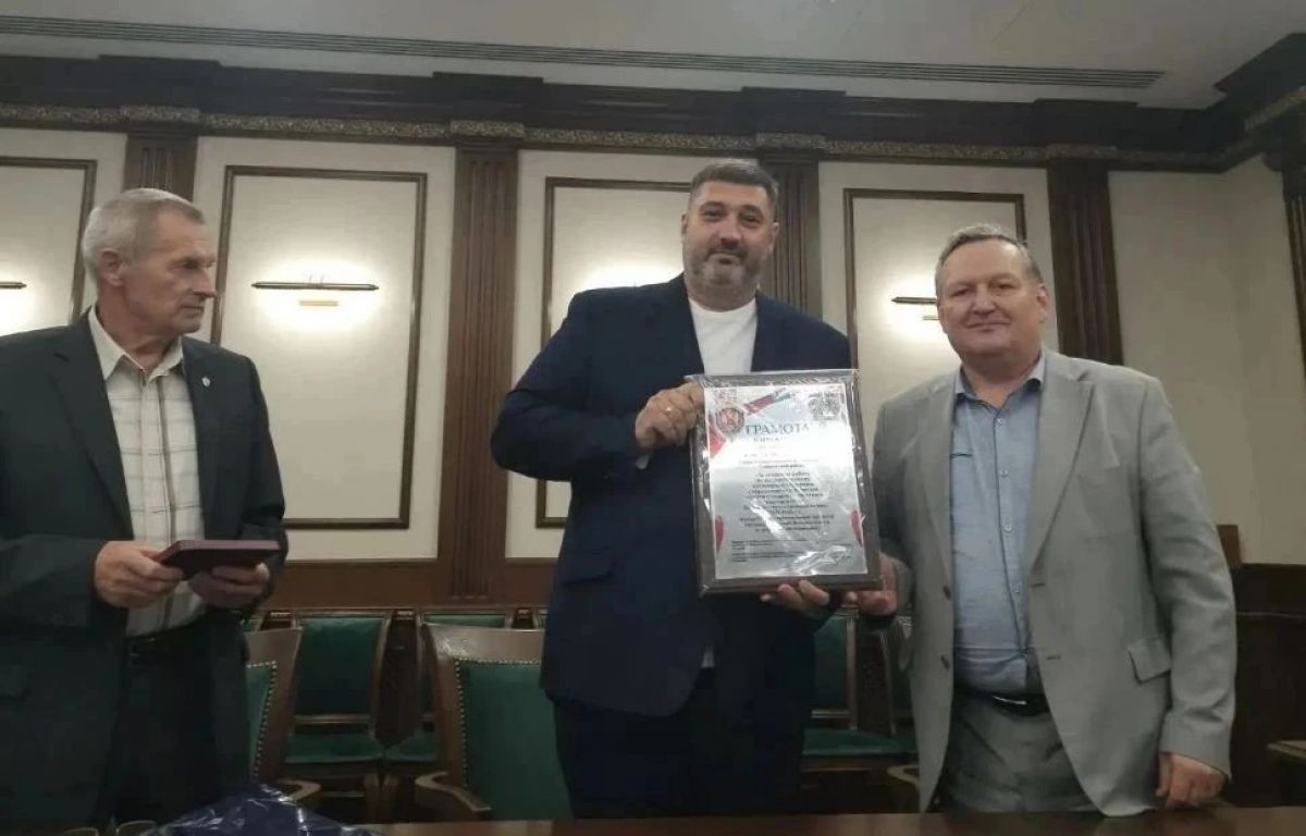 Главе Суворовского района вручили орден Феликса Дзержинского Главе Суворовского района вручили орден Феликса Дзержинского