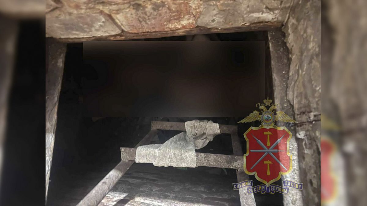 В посёлке Епифань задержаны трое подозреваемых в убийстве двух мужчин В посёлке Епифань задержаны трое подозреваемых в убийстве двух мужчин