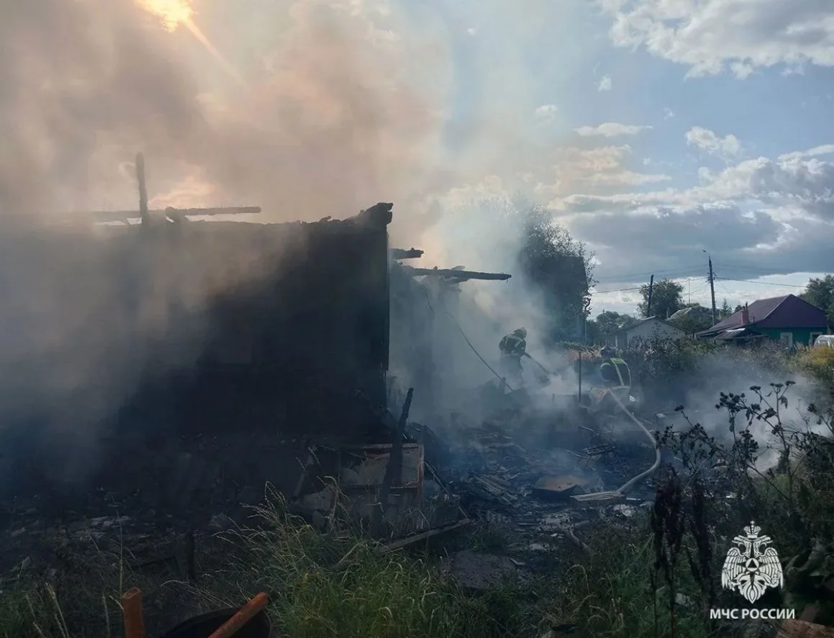 В Тульской области за минувшие сутки произошли возгорания в двух частных домах В Тульской области за минувшие сутки произошли возгорания в двух частных домах