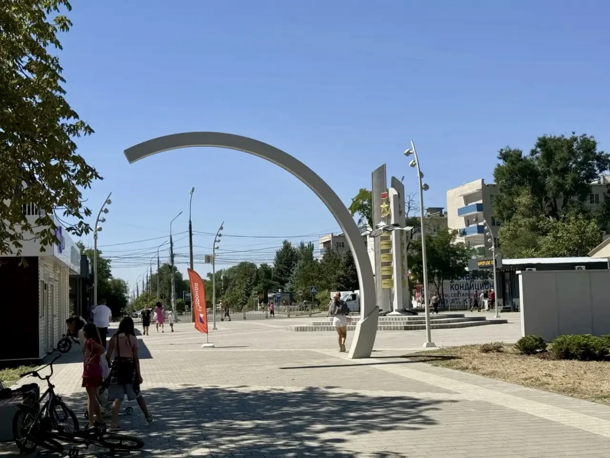 Сквер в Мариуполе, реконструированный туляками, стал точкой притяжения для жителей