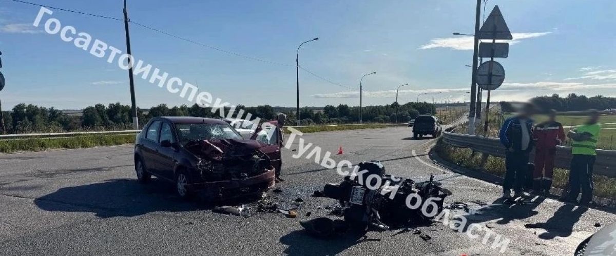На трассе в Тульской области пожилой водитель иномарки не уступил дорогу мотоциклисту На трассе в Тульской области пожилой водитель иномарки не уступил дорогу мотоциклисту