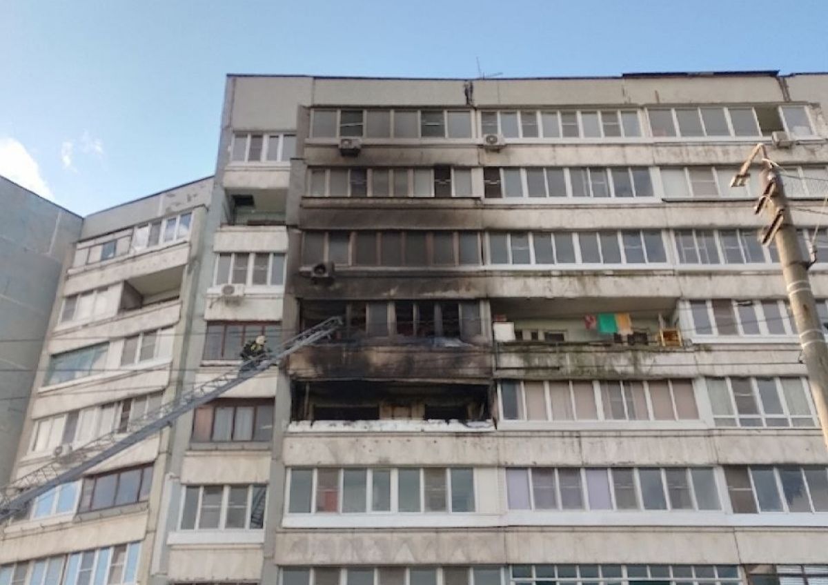 В Туле пожарные ликвидировали возгорание в квартире на Майской В Туле пожарные ликвидировали возгорание в квартире на Майской