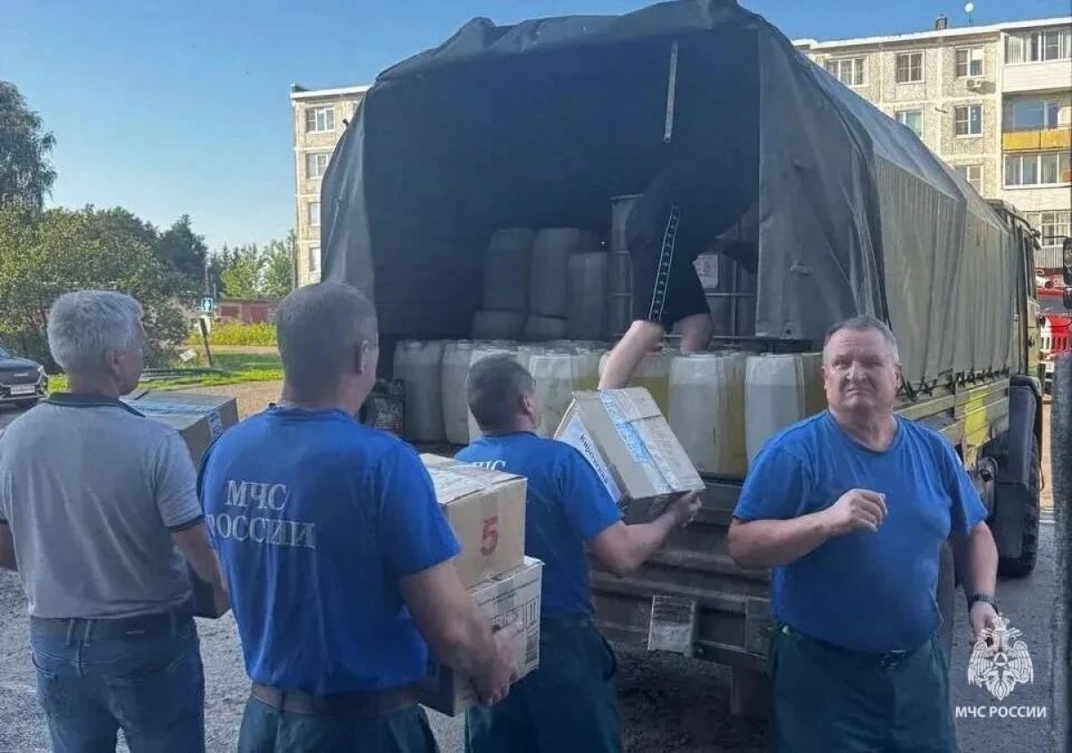 Спасатели направили очередную партию гуманитарной помощи военнослужащим